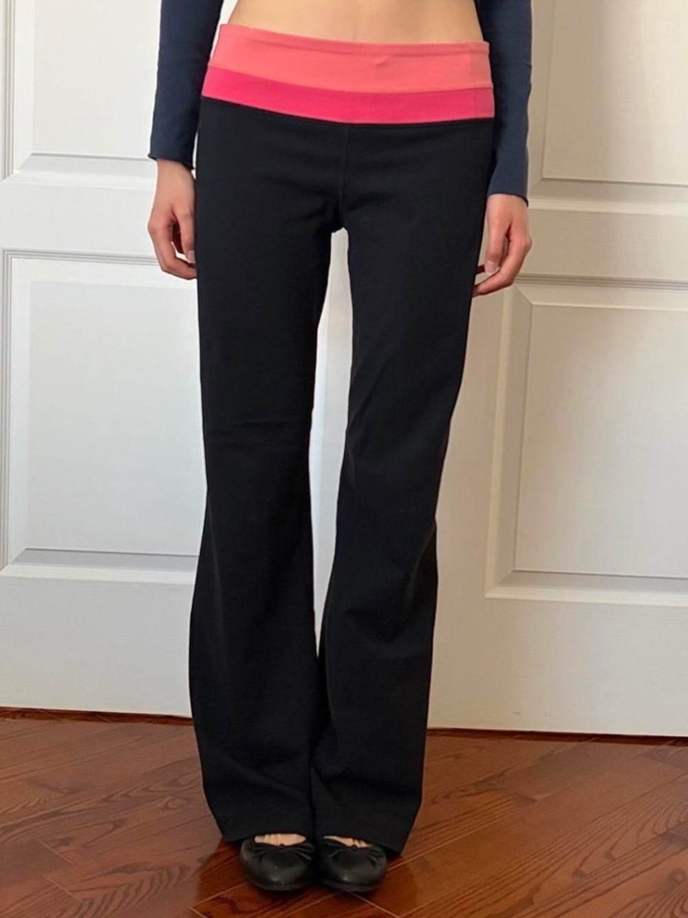 Y2K LULULEMON Yoga Pants with Pink Fold-Over Waistband
